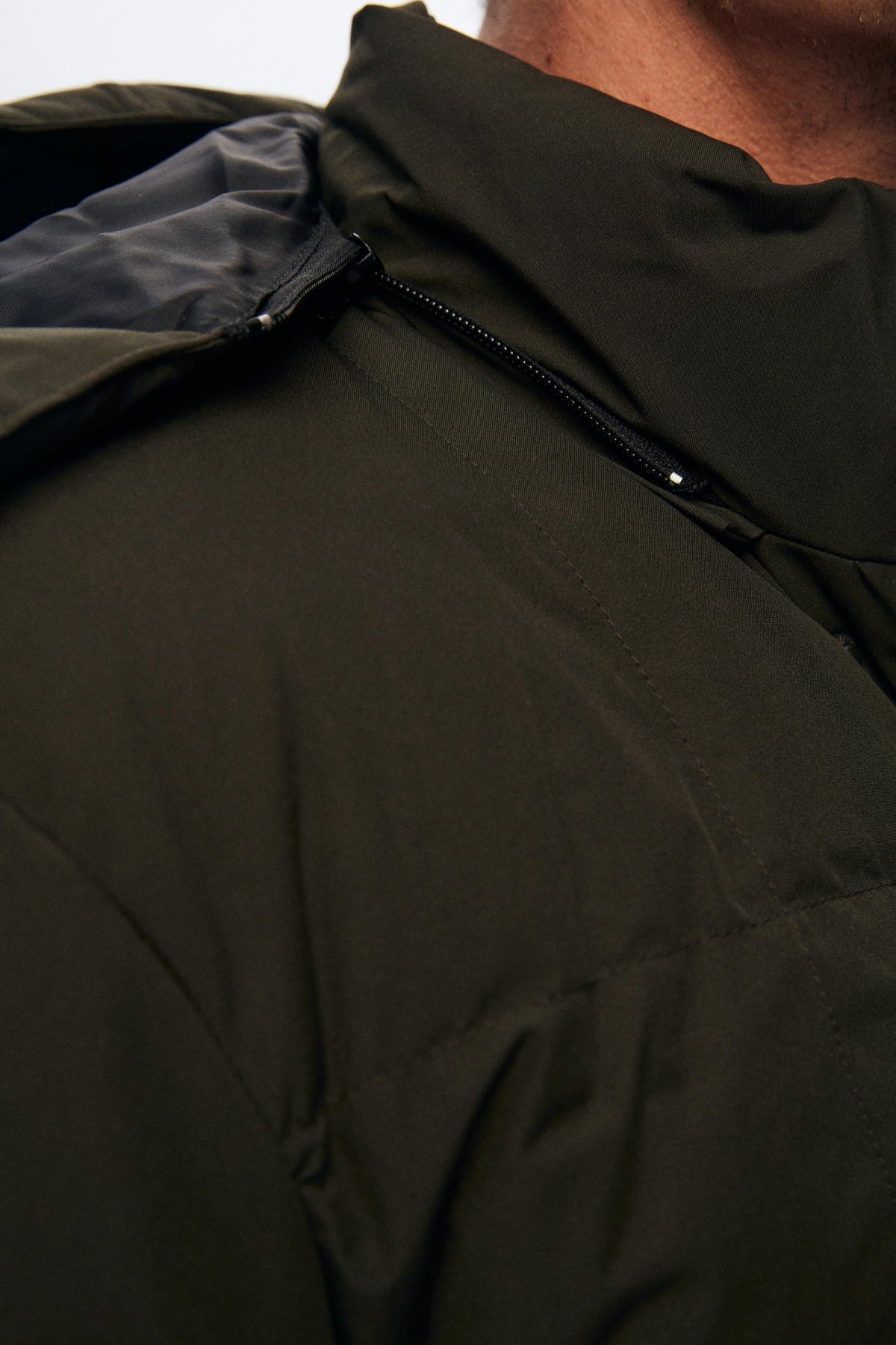 سترة شتوية بغطاء للرأس قابلة للإزالة ومملوءة بالألياف مقاومة للرياح وطاردة للماء من Ds Damat - كاكي