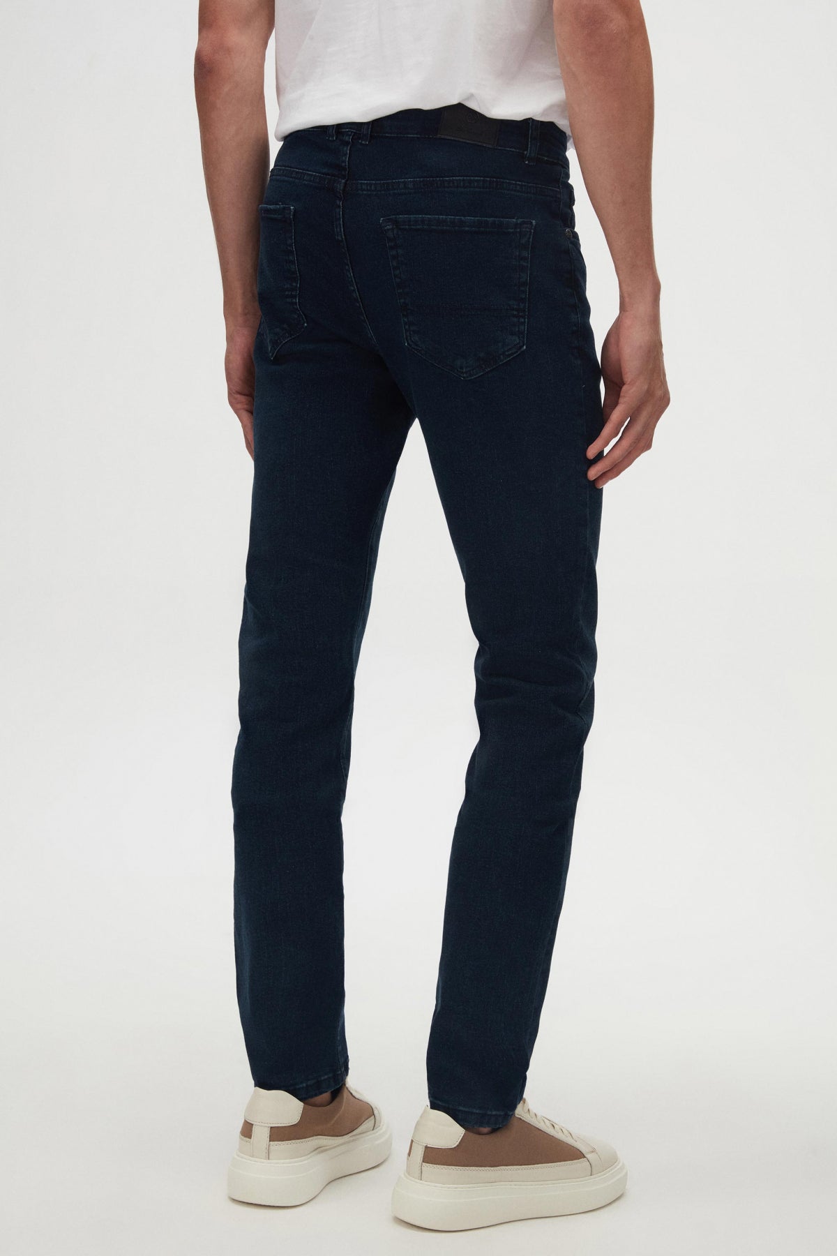 Ds Damat Slim Fit Plain Jean 5-Pocket Stretchable Washed Denim Pants - Navy Blue
