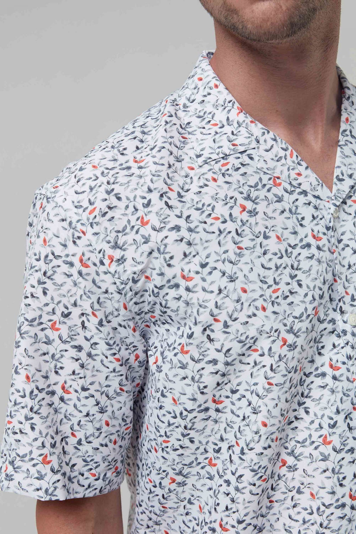 Twn Relaxed Floral Pattern Explorer Collar Short Sleeve Summer Shirt - White