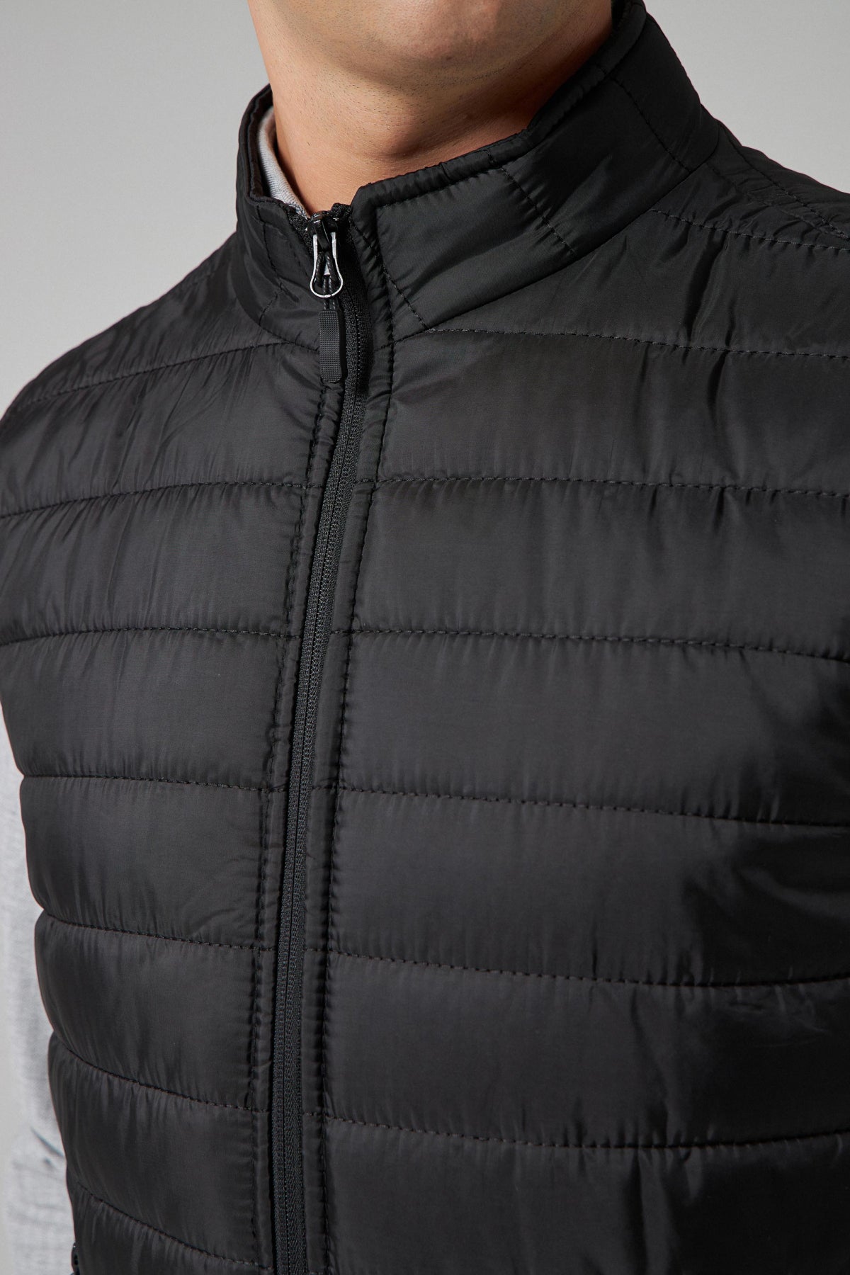 Ds Damat Regular Fit Stand Collar Fiber-Filled Seasonal Zippered Vest Jacket  - Black