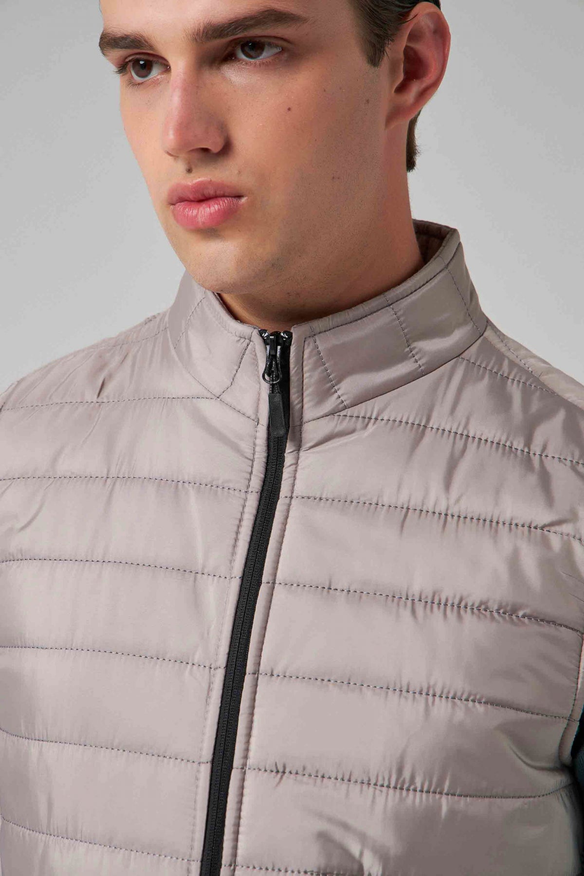 Ds Damat Regular Fit Stand Collar Fiber-Filled Seasonal Zippered Vest Jacket  - Gray