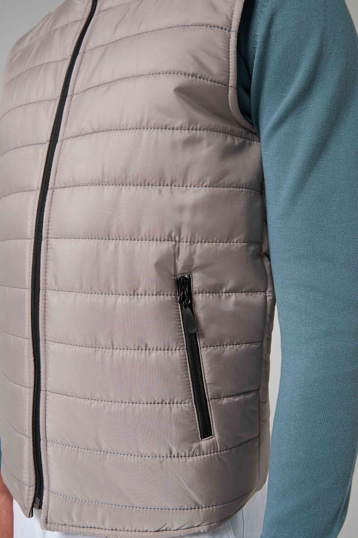 Ds Damat Regular Fit Stand Collar Fiber-Filled Seasonal Zippered Vest Jacket  - Gray