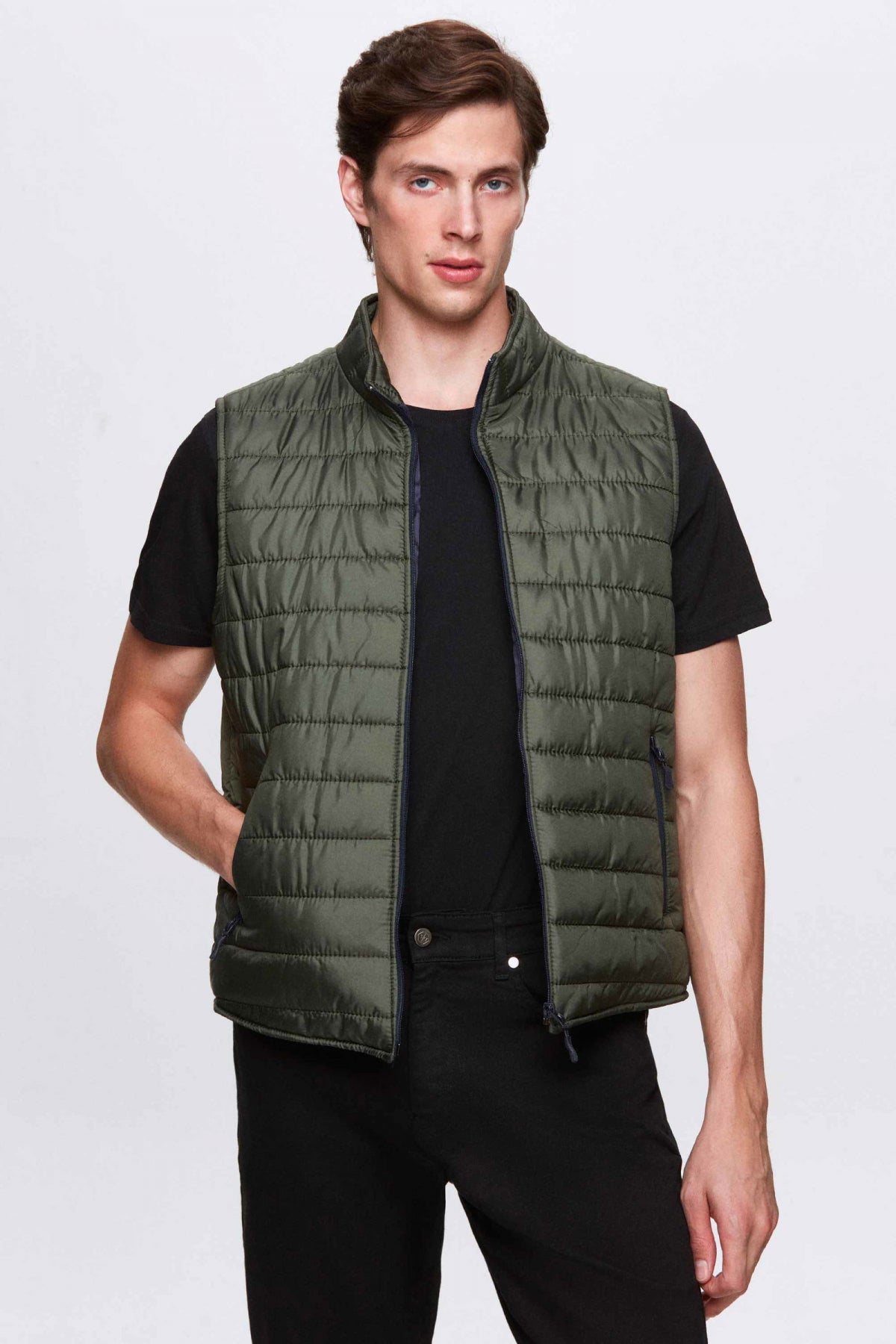 Ds Damat Regular Fit Stand Collar Fiber-Filled Seasonal Zippered Vest Jacket  - Khaki