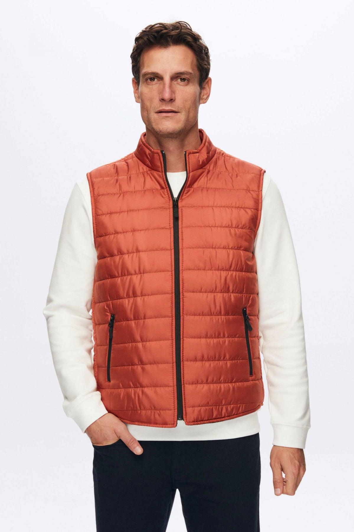 Ds Damat Regular Fit Stand Collar Fiber-Filled Seasonal Zippered Vest Jacket  - Off White