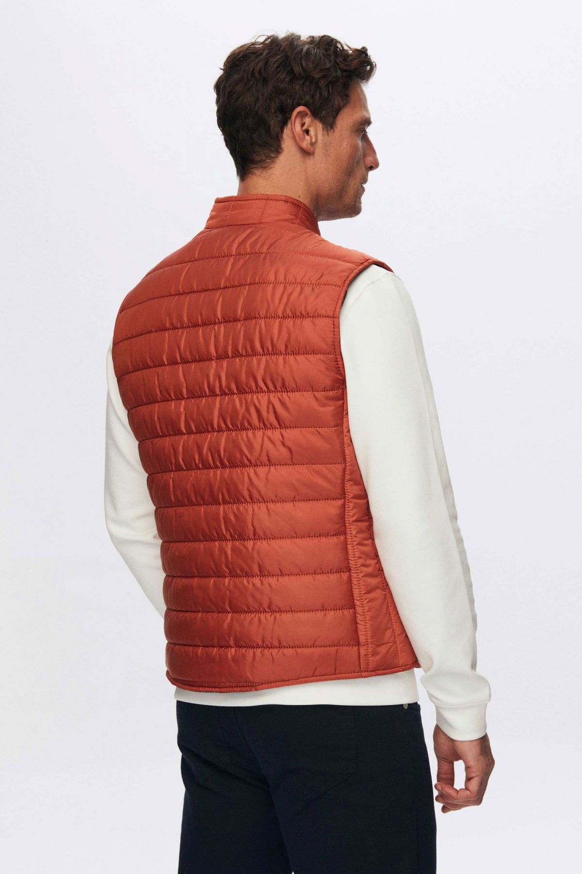 Ds Damat Regular Fit Stand Collar Fiber-Filled Seasonal Zippered Vest Jacket  - Off White