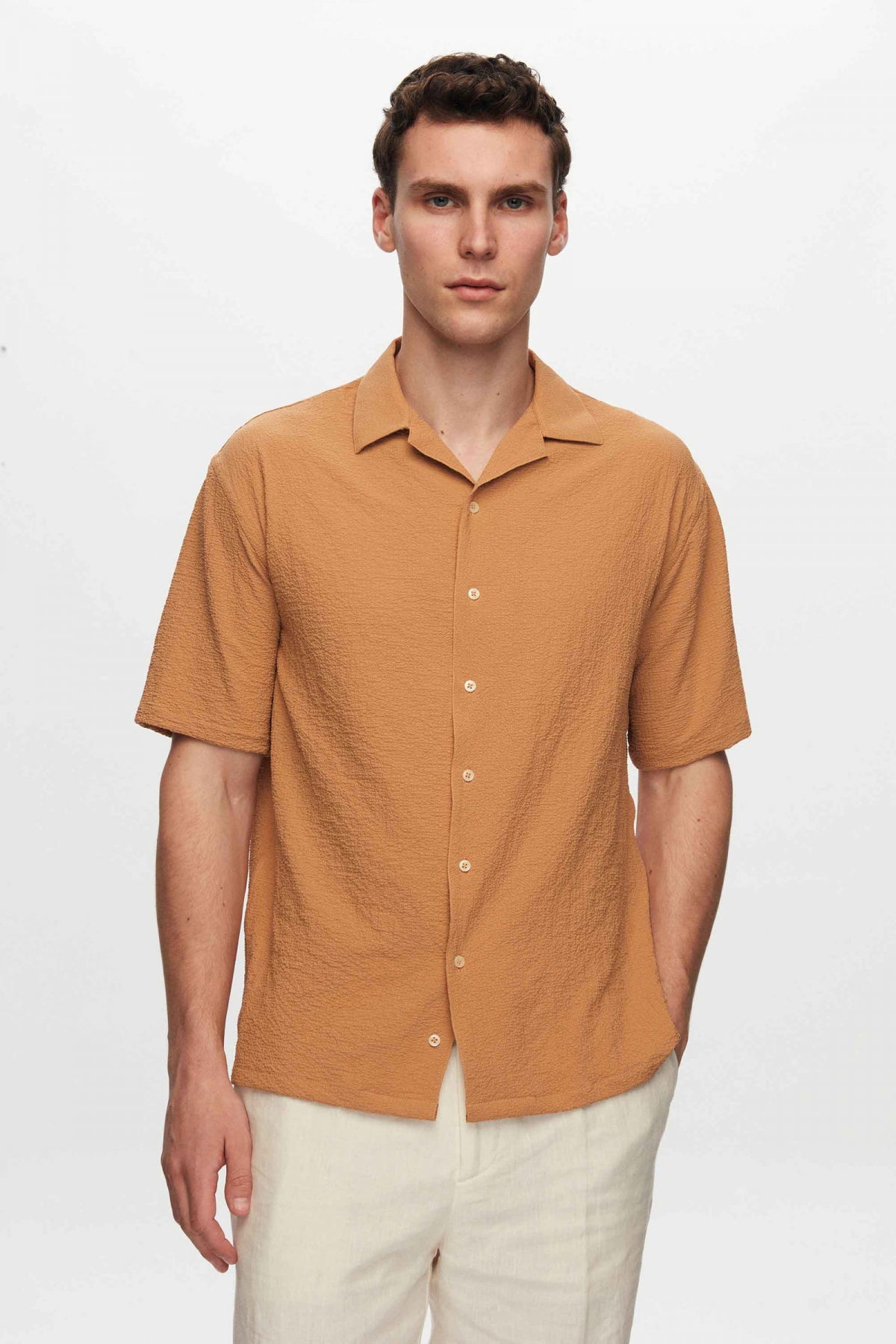 Ds Damat Relaxed Crinkled Short Sleeve Wrinkle-Free Shirt  - Camel