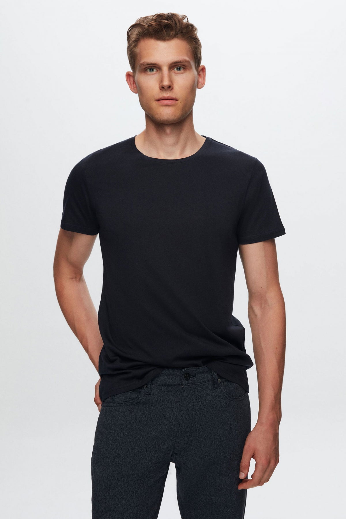 Ds Damat Slim Fit Crew Neck 100% Cotton Breathable T-Shirt  - Navy Blue