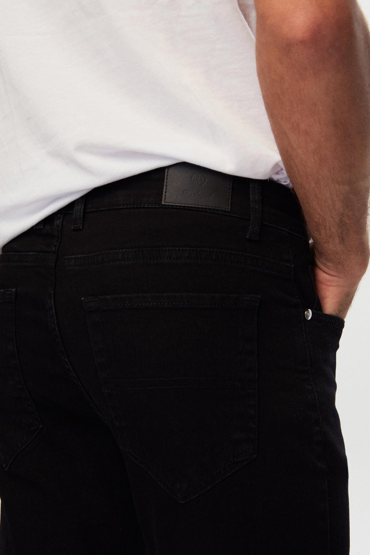 Ds Damat Slim Fit Plain Jean 5-Pocket Stretchable Washed Denim Pants  - Black