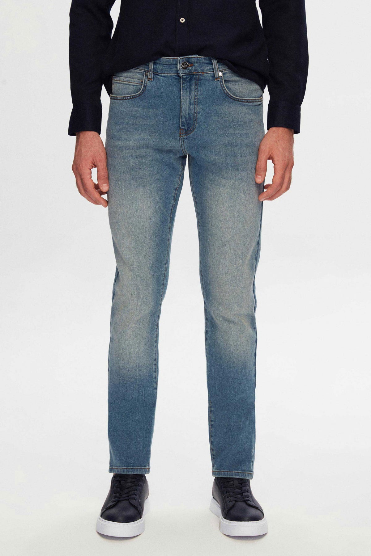 Ds Damat Slim Fit Plain Jean 5-Pocket Stretchable Washed Denim Pants  - Blue
