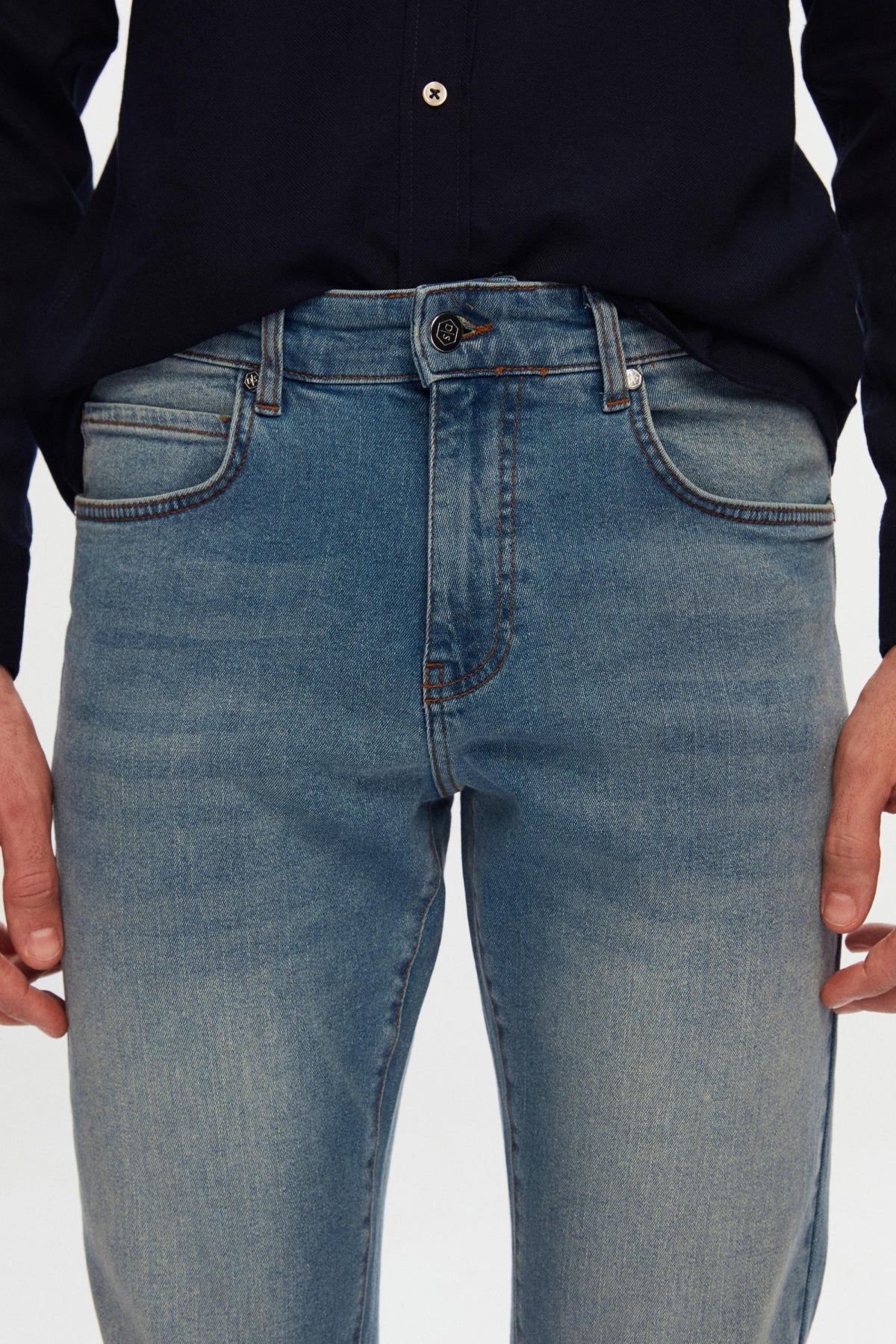 Ds Damat Slim Fit Plain Jean 5-Pocket Stretchable Washed Denim Pants  - Blue