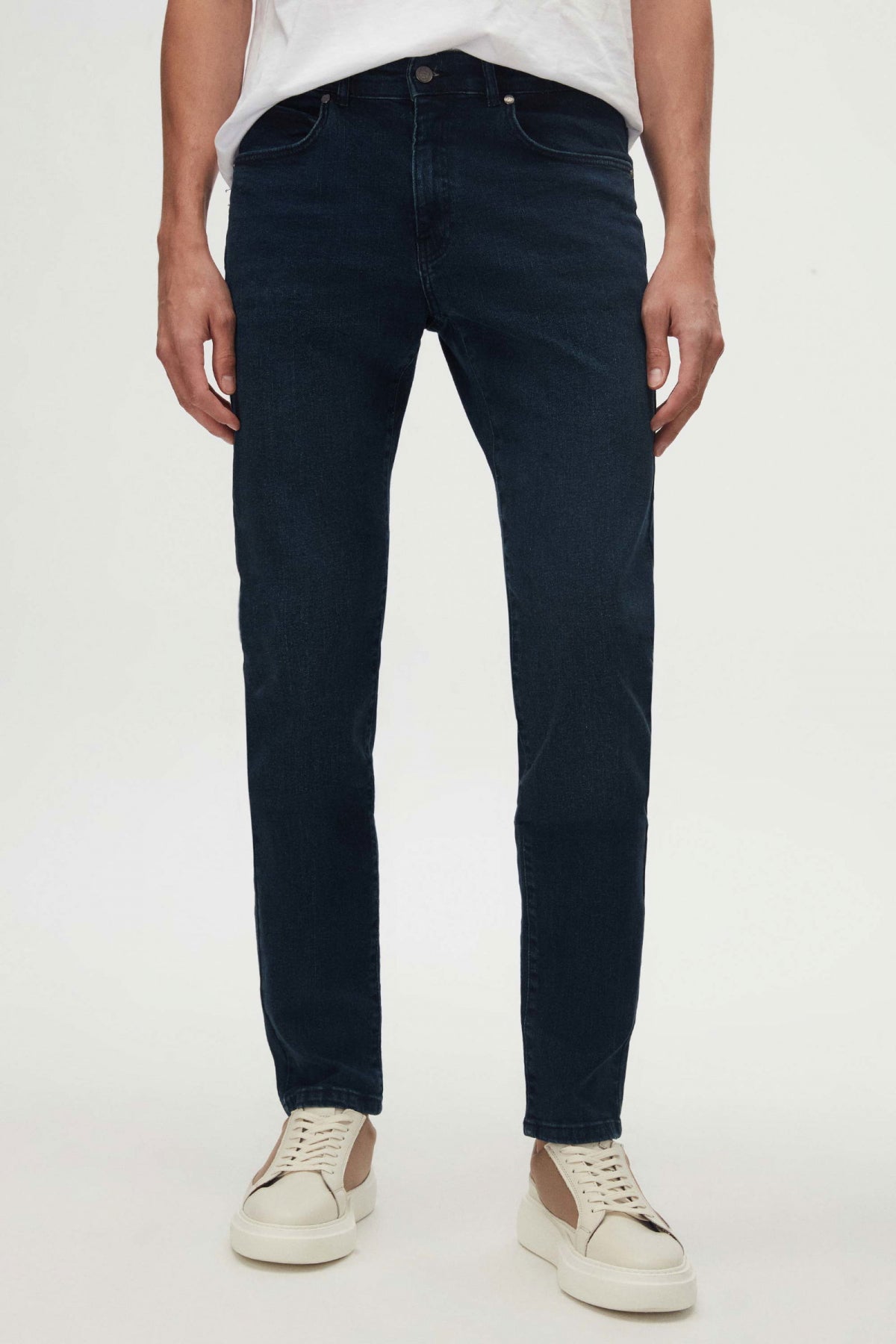 Ds Damat Slim Fit Plain Jean 5-Pocket Stretchable Washed Denim Pants  - Navy Blue