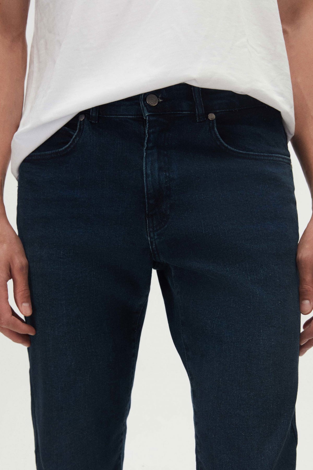 Ds Damat Slim Fit Plain Jean 5-Pocket Stretchable Washed Denim Pants  - Navy Blue