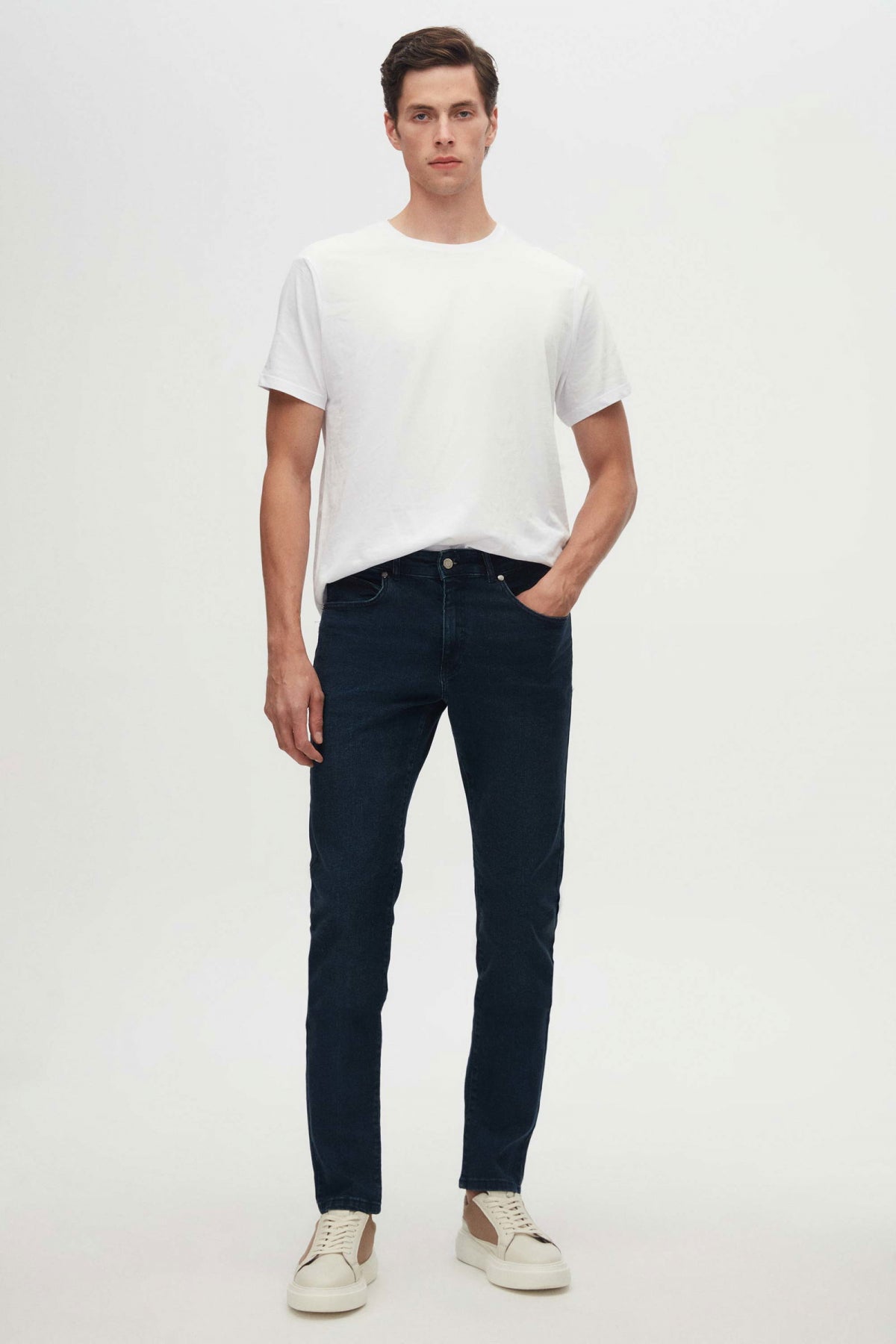 Ds Damat Slim Fit Plain Jean 5-Pocket Stretchable Washed Denim Pants  - Navy Blue