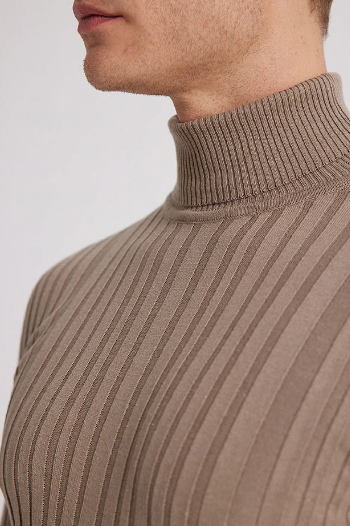 Ds Damat Slim Fit Ribbed Cotton Blend Turtleneck Knit Sweater  - Beige