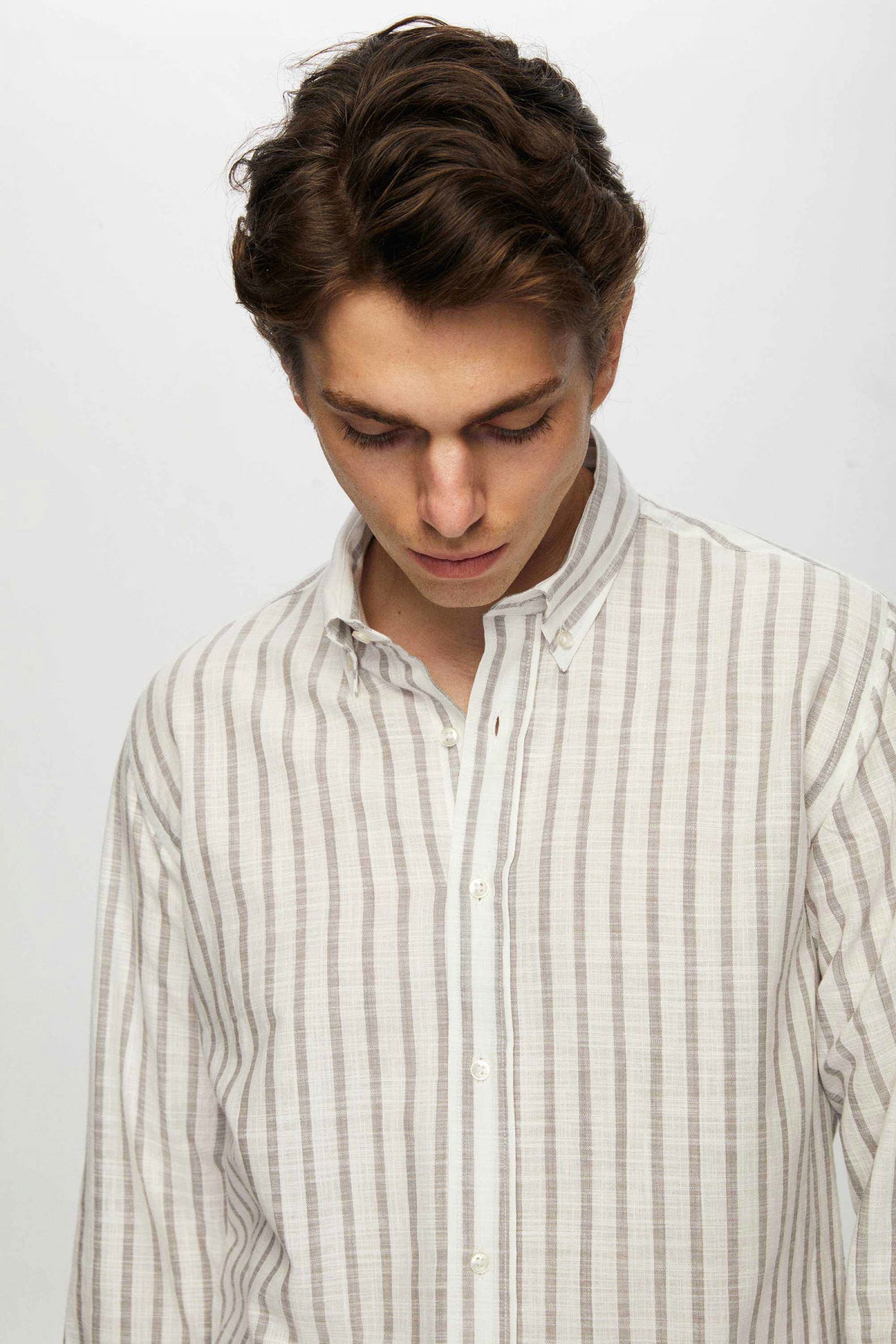 Ds Damat Slim Fit Striped Button-Down Collar 100% Cotton Lightweight Linen-Look Shirt  - Taupe