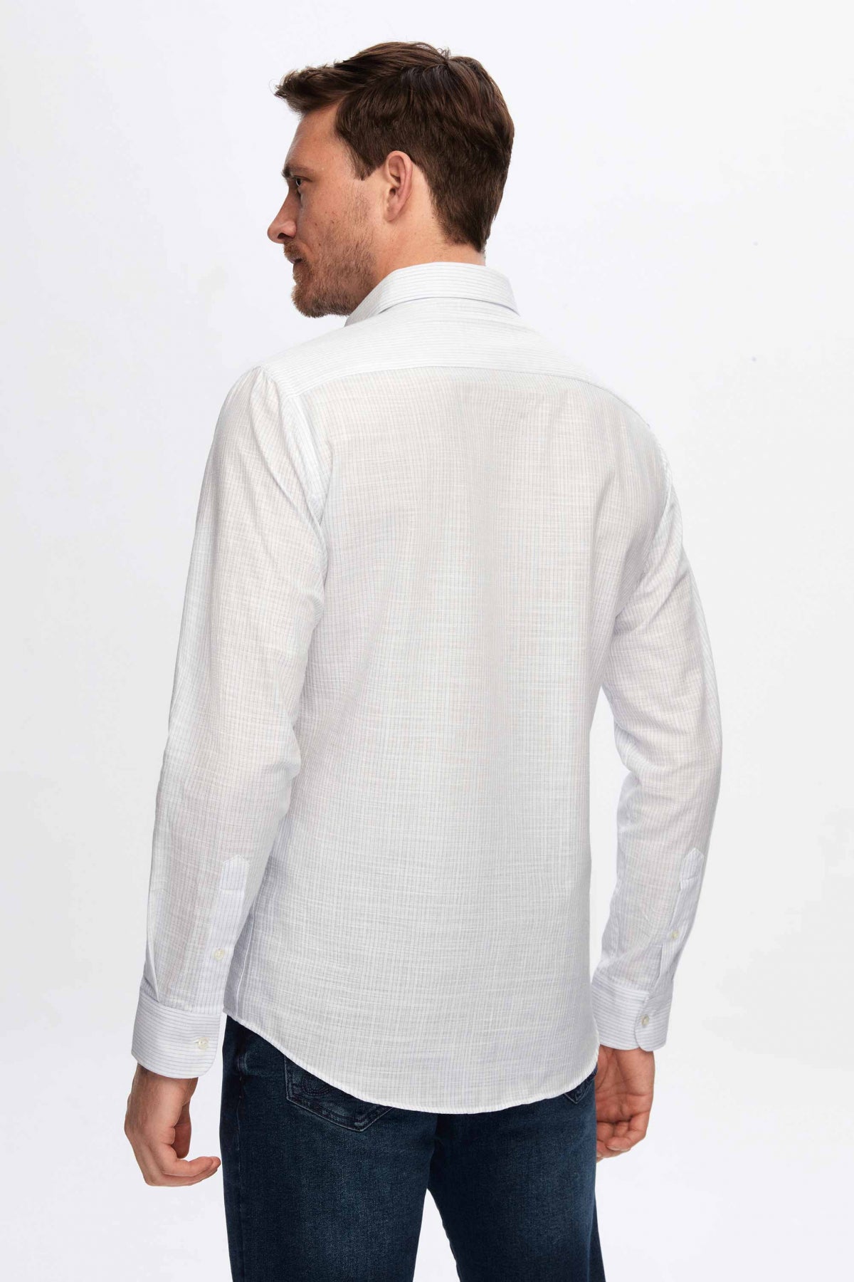 قميص Ds Damat ذو ياقة رفيعة ومخططة بأزرار سفلية 100% قطن خفيف الوزن بمظهر كتان - أزرق فاتح