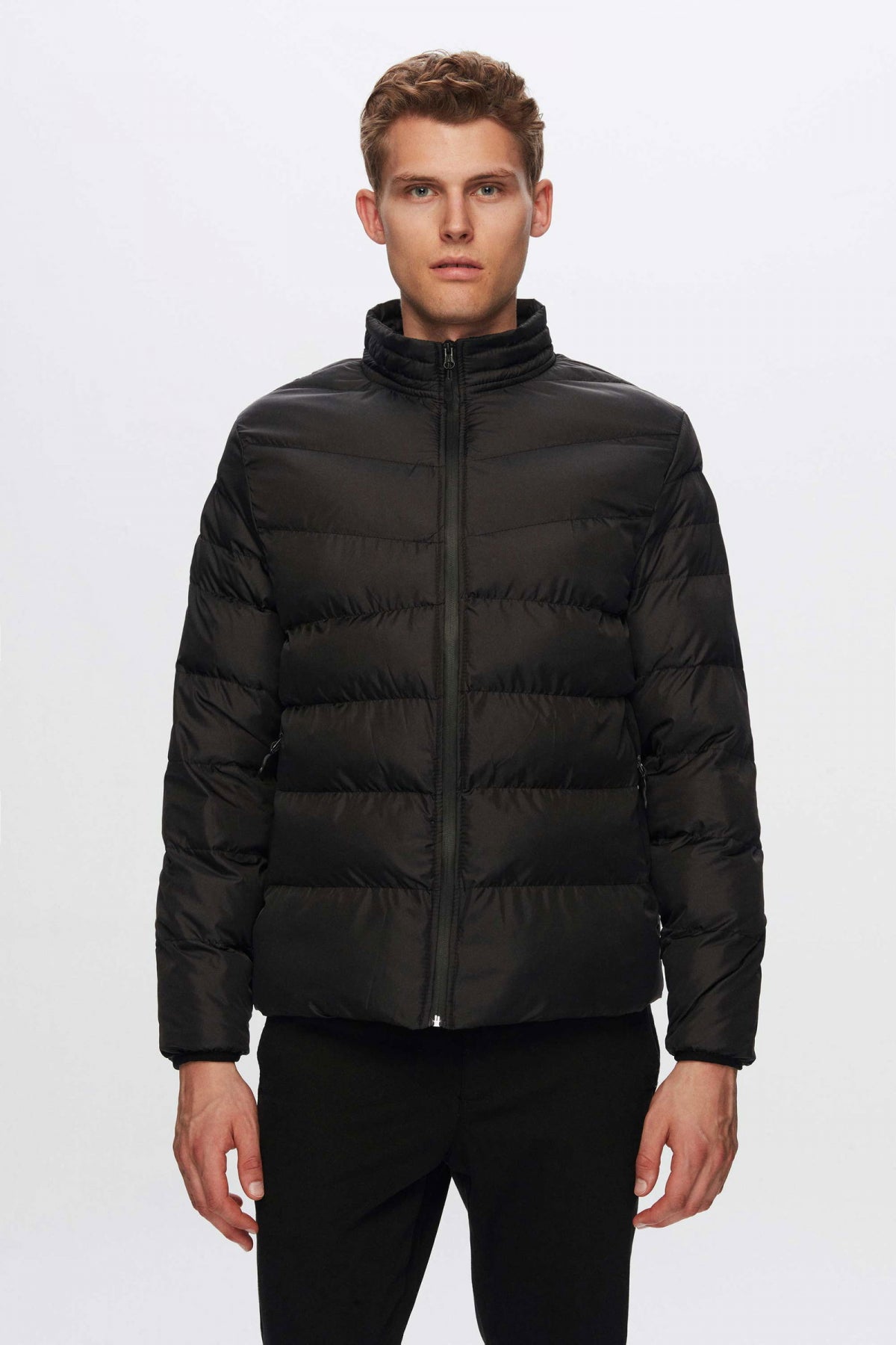 Ds Damat Slim Fit Windproof Fiber-Filled Puffer Jacket  - Black