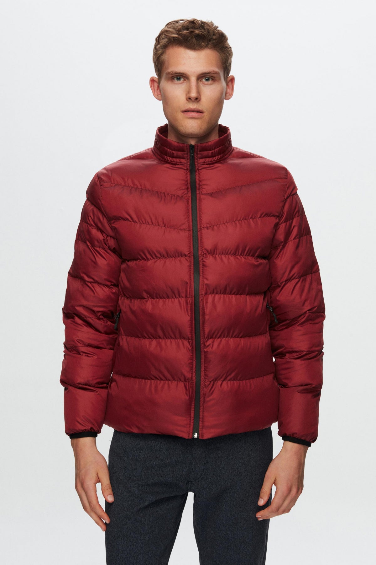 Ds Damat Slim Fit Windproof Fiber-Filled Puffer Jacket  - Burgundy